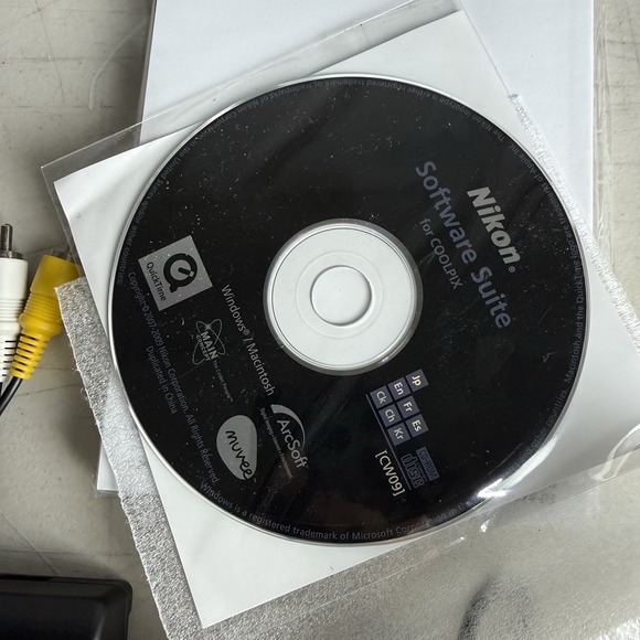 Nikon COOLPIX S6000 14.2MP 7x Zoom Digital Camera Bundle w/ Charger & Battery - Picture 14 of 16